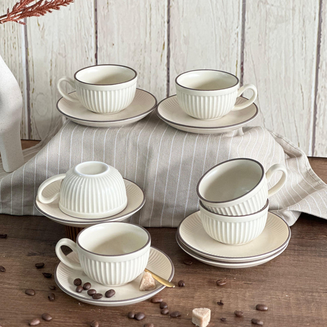 Set 6 tasses 7,50x4,50cm et sous-tasses 12cm