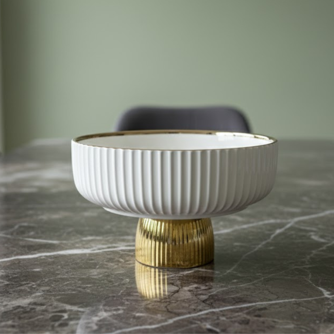 Présentoir blanc avec pied doré en porcelaine 26cm