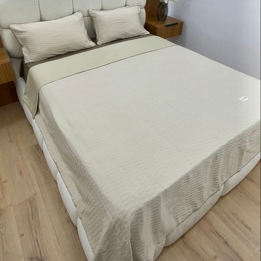 Parure de lit 4pcs 200x230cm / 245x250cm / 50x70cmx2