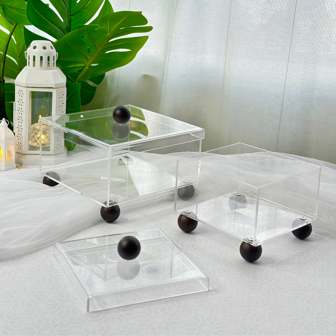 Set 2 présentoirs carrés en plexiglass 15cm + 19cm