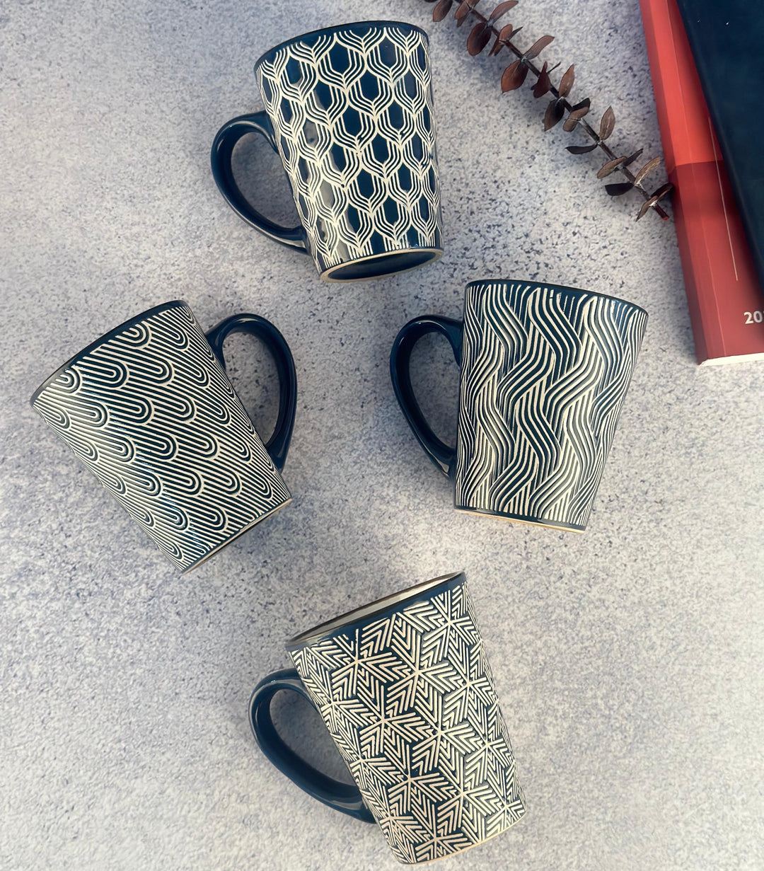 Set 4 mugs avec motifs 10,50x8,50cm