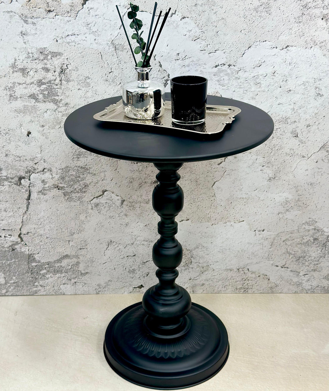 Table ronde d'appoint en métal noir 53x40cm