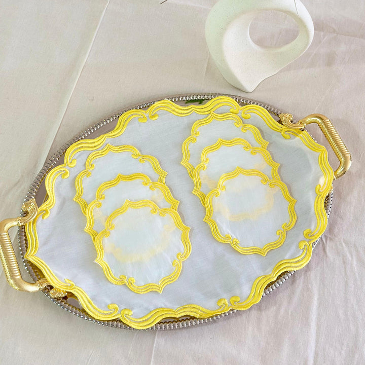 Fond de plateau oval coloré 44x32.50cm + 6 serviettes 13cm
