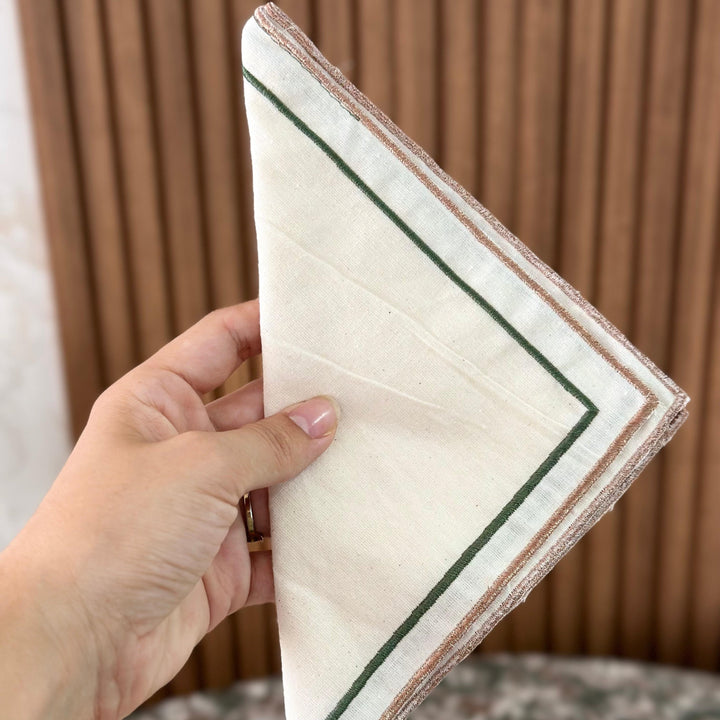 Nappe en brocard vert 150cm + 12 serviettes 36x36cm