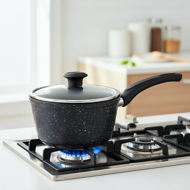 Casserole noir en granite avec couvercle en verre 18cm