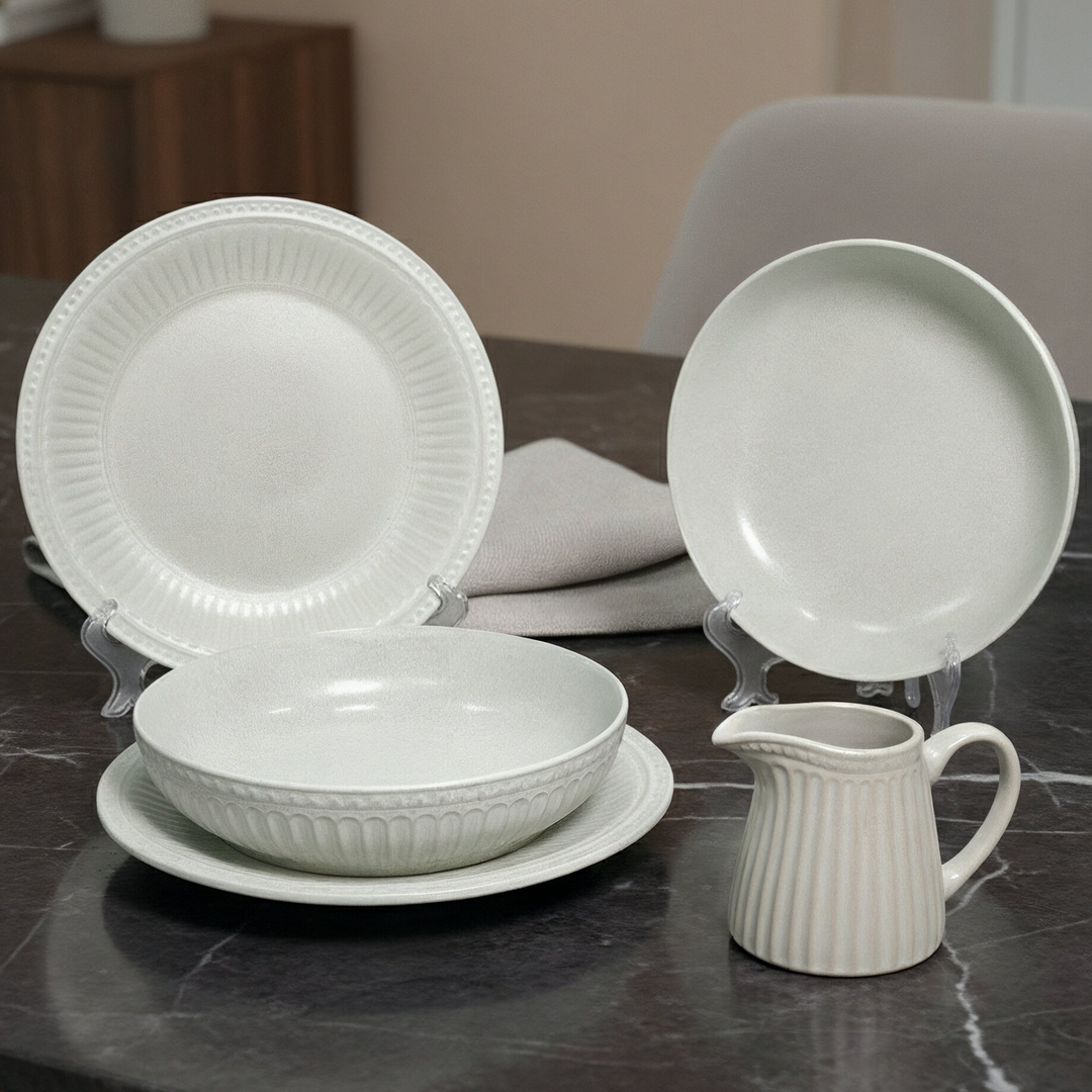 Set 2 assiettes 27cm + 2 assiettes creuses 22cm + 1 saucière 10cm en céramique