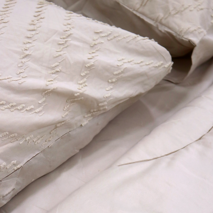 Parure de lit 4pcs 2x220x240cm / 2x50x70cm modèle 7