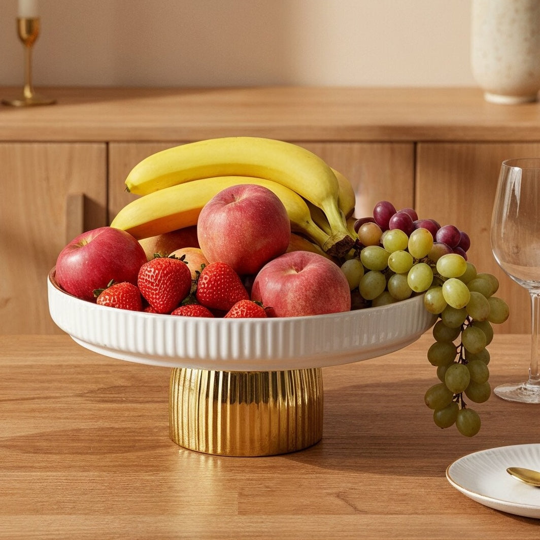 Présentoir blanc avec pied doré en porcelaine 26cm