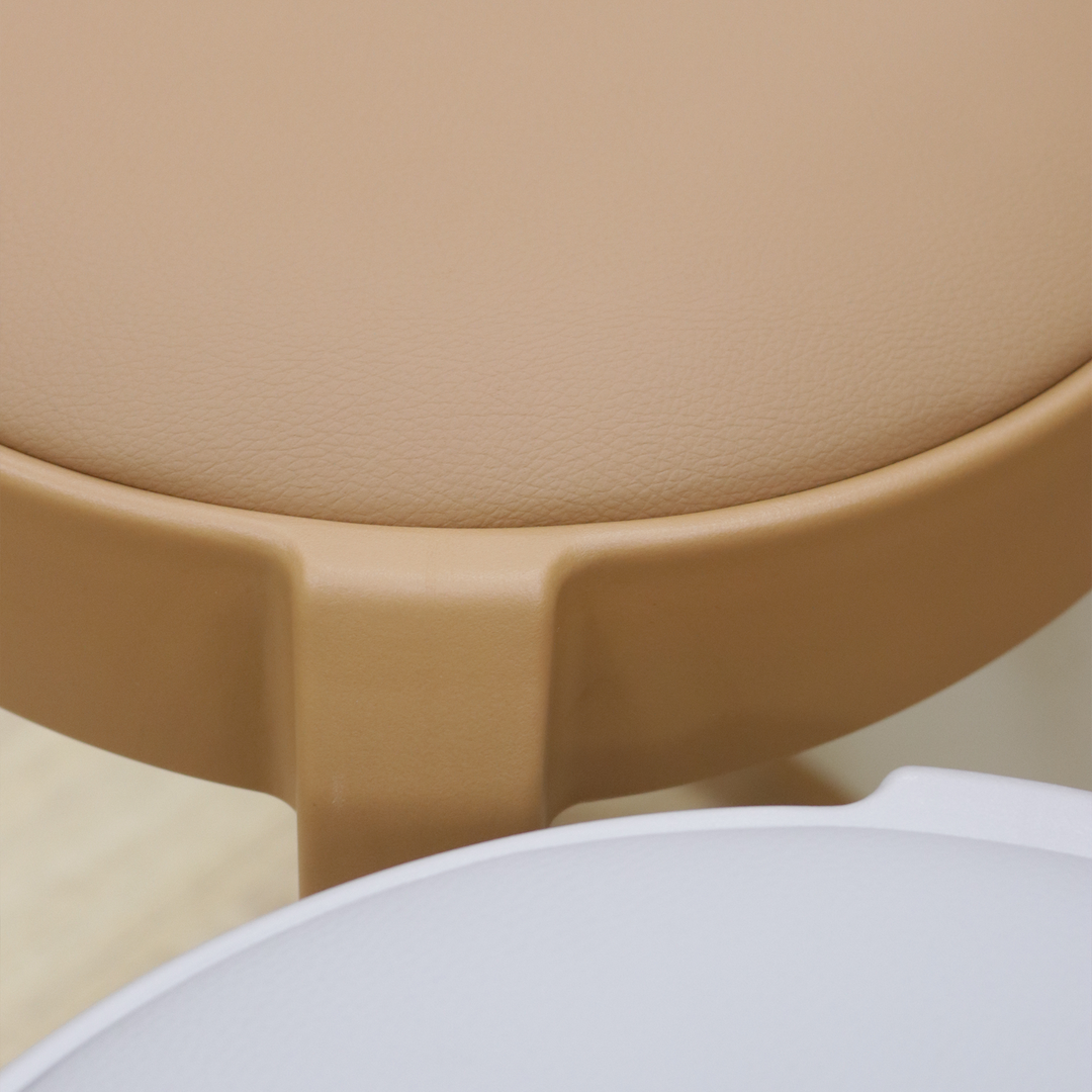 Tabouret en plastique 30x47cm