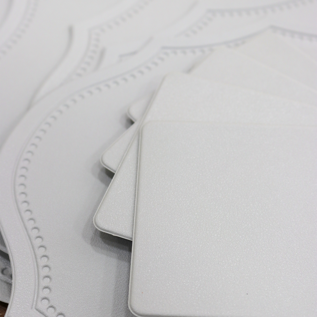 6 sets de table ovales 45cm en simili cuir + 6 sous tasses carrés 10cm