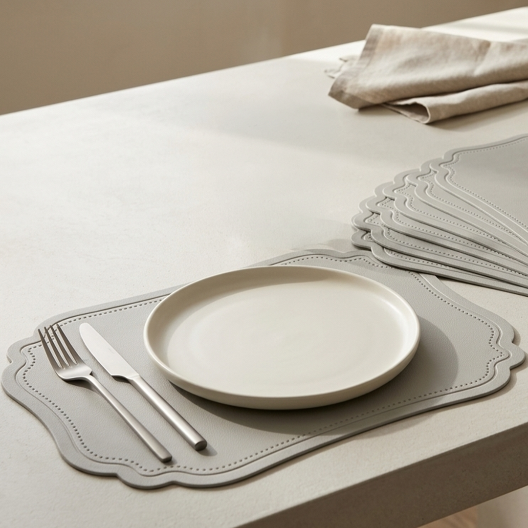 6 sets de table en simili cuir 45x29cm